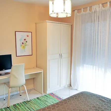 ゲストハウス メアリー ティラナ